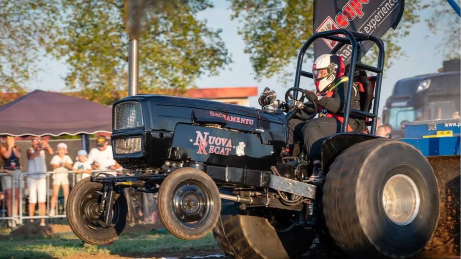 Uno dei mezzi in competizione al tractor pulling a Settima di Gossolengo - © Libertà/Cristian Brusamonti