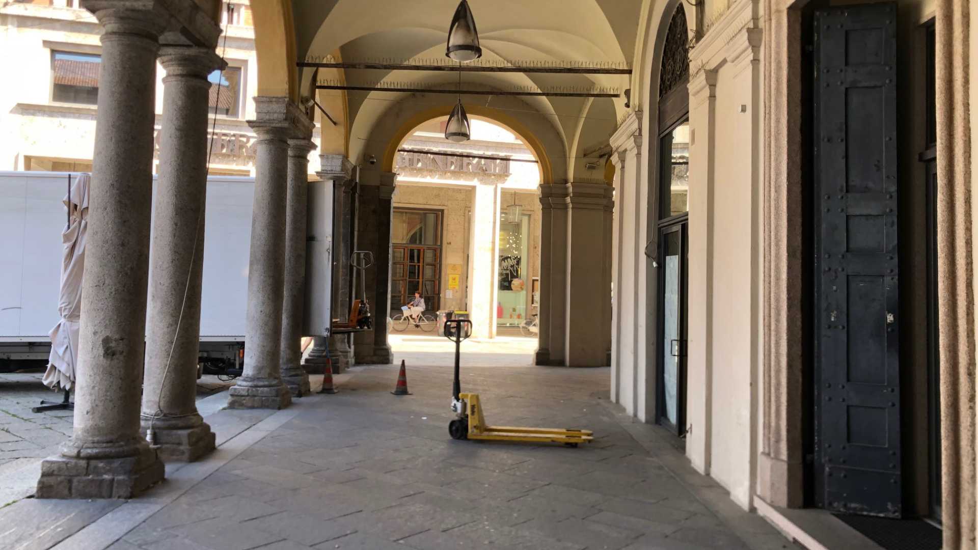 Lo sgombero dei locali dell’ex Barino sotto il Municipio