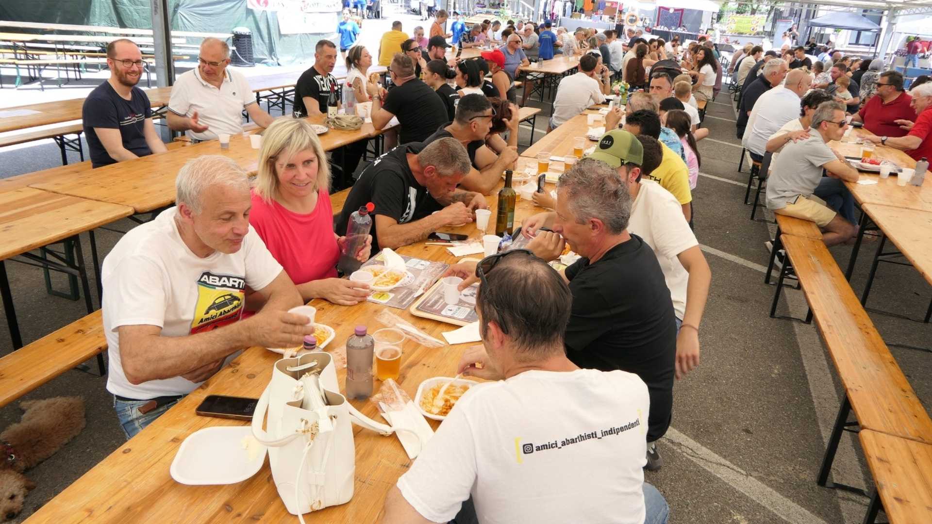 Cena sotto le stelle a Trevozzo con la Festa delle Rose
