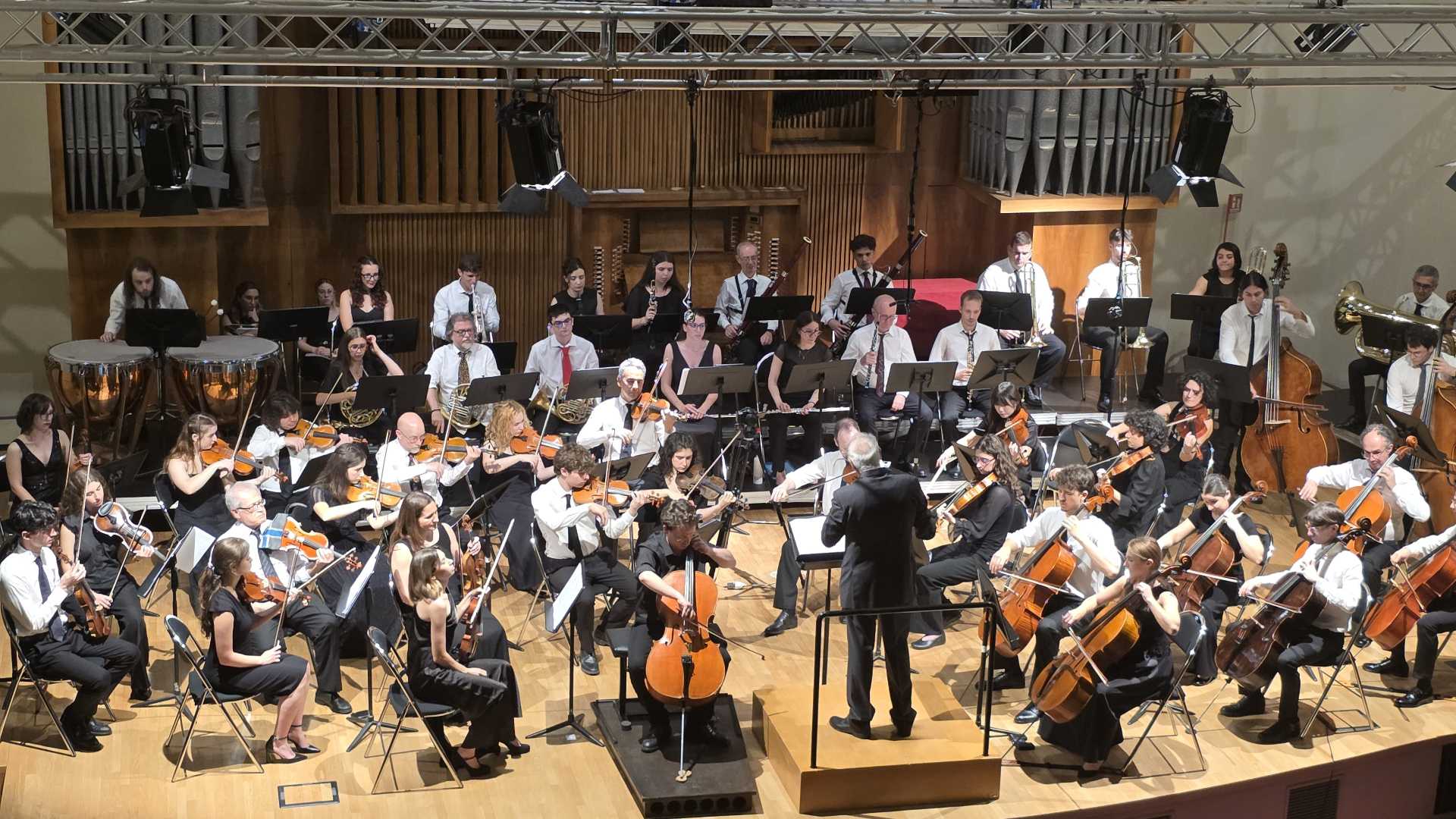 Beethoven e Dvořák al Nicolini, brilla il violoncellista Daniele Benedetti