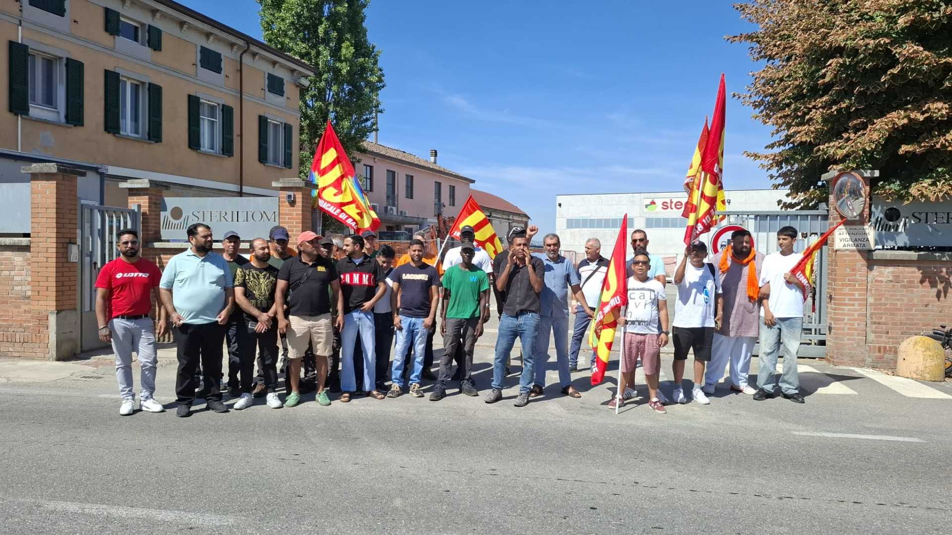 «Chiediamo il contratto alimentare»: lavoratori Usb in sciopero