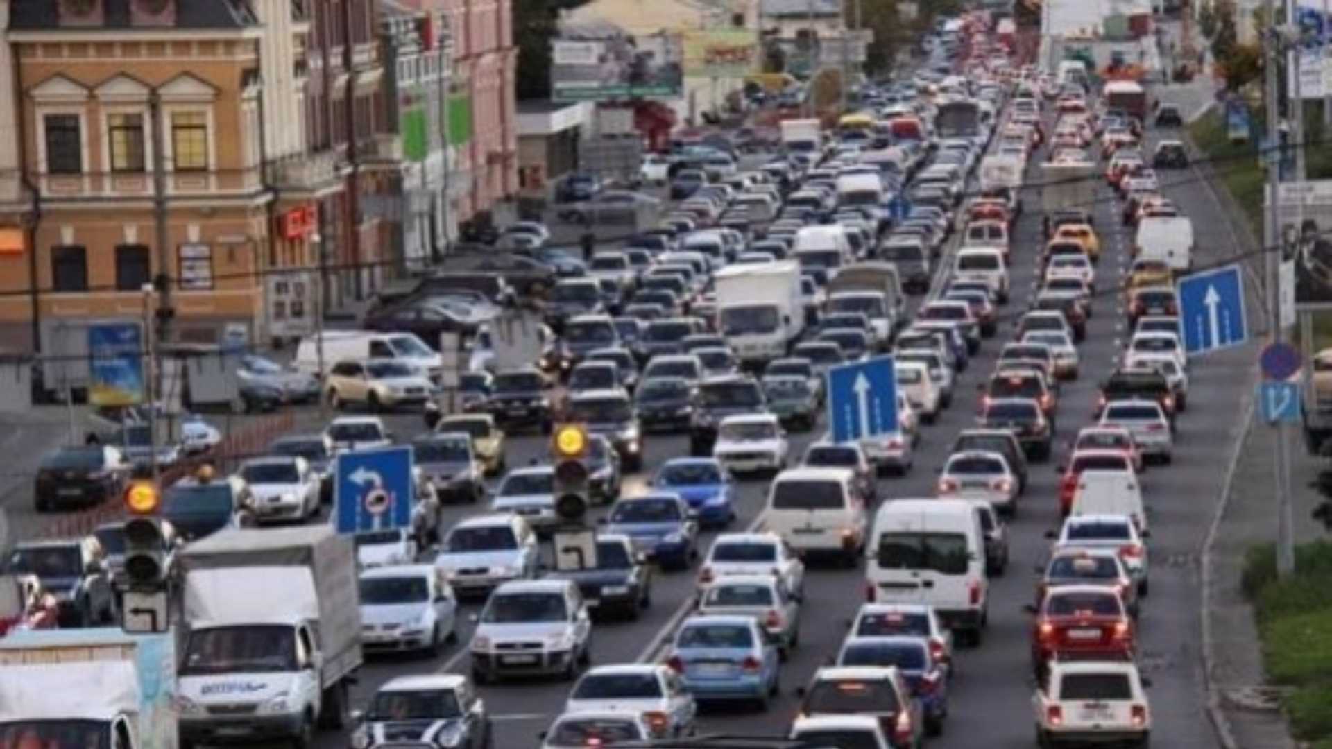 Il traffico cittadino al rientro delle scuole© ANSA