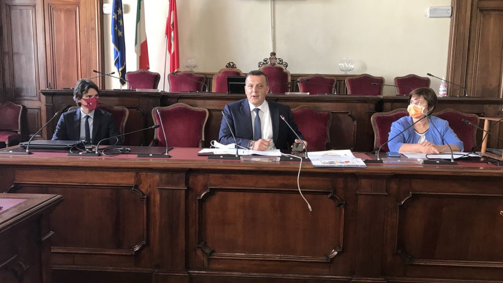 “Compra e vinci”, buoni acquisto in palio per i clienti del centro storico
