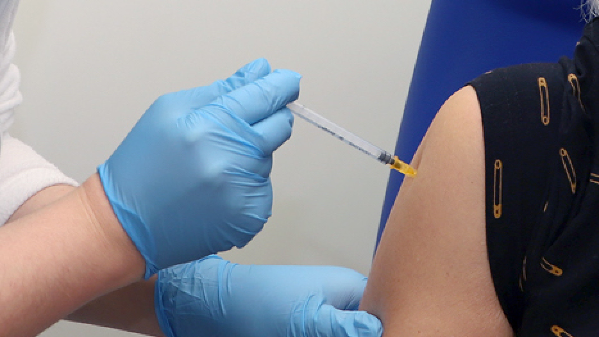 Fascia 50-54 anni, al via le prenotazioni del vaccino: "Prime dosi dal 7 giugno"