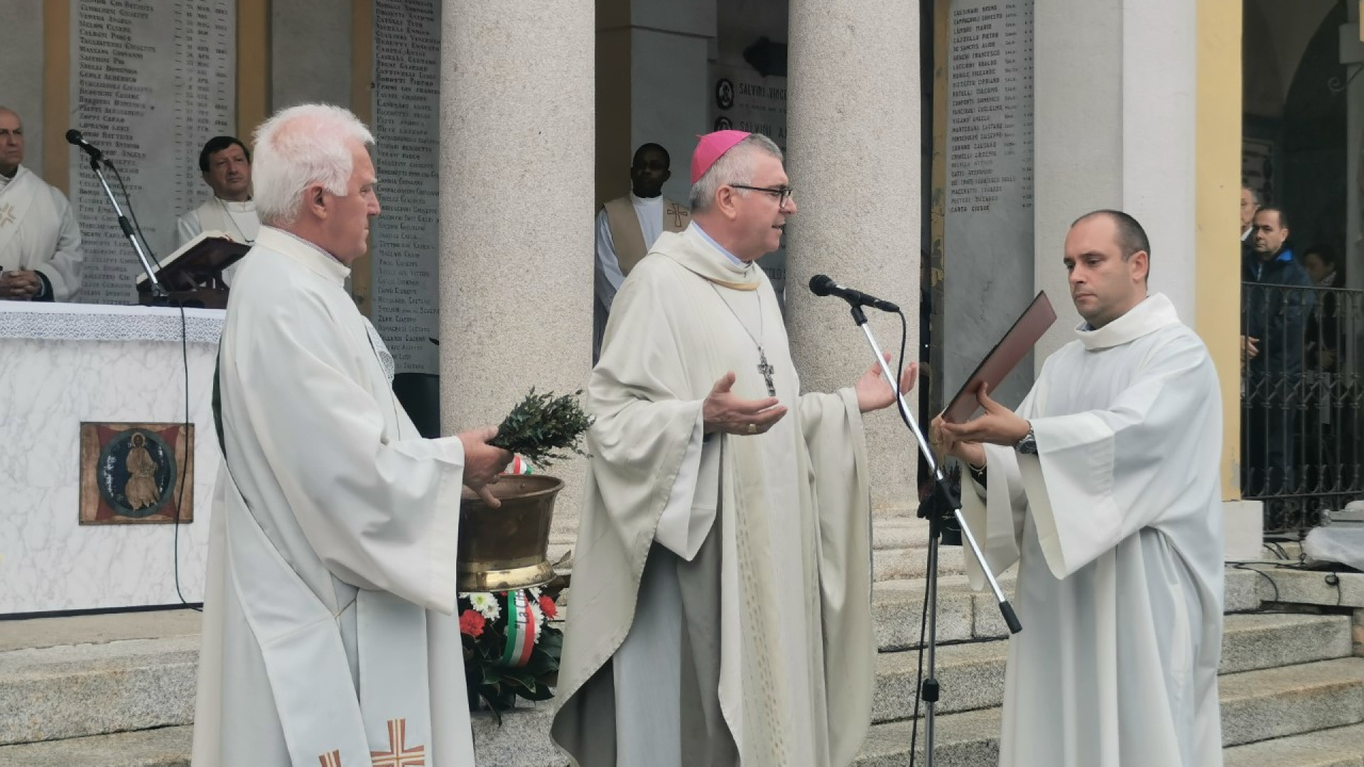 Messa al cimitero, Cevolotto: "I nostri cari restano in una forma di comunione"