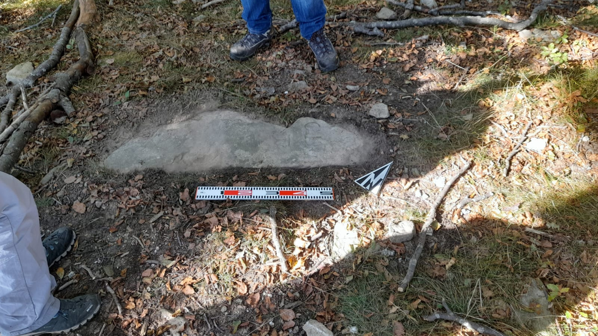 Il bettolese Boiardi scopre un cippo in pietra arenaria di epoca romana