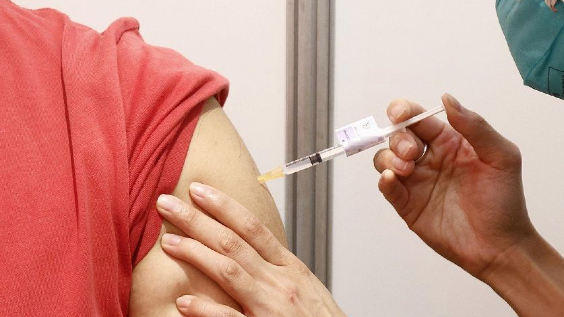Vaccino Covid, nove sanitari ignorano l'ultimatum dell'Asl: "Saranno sospesi"