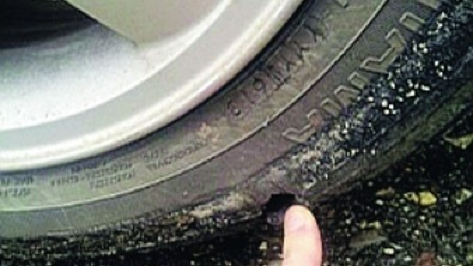 Alseno, bucate con un trapano le gomme di 12 automobili
