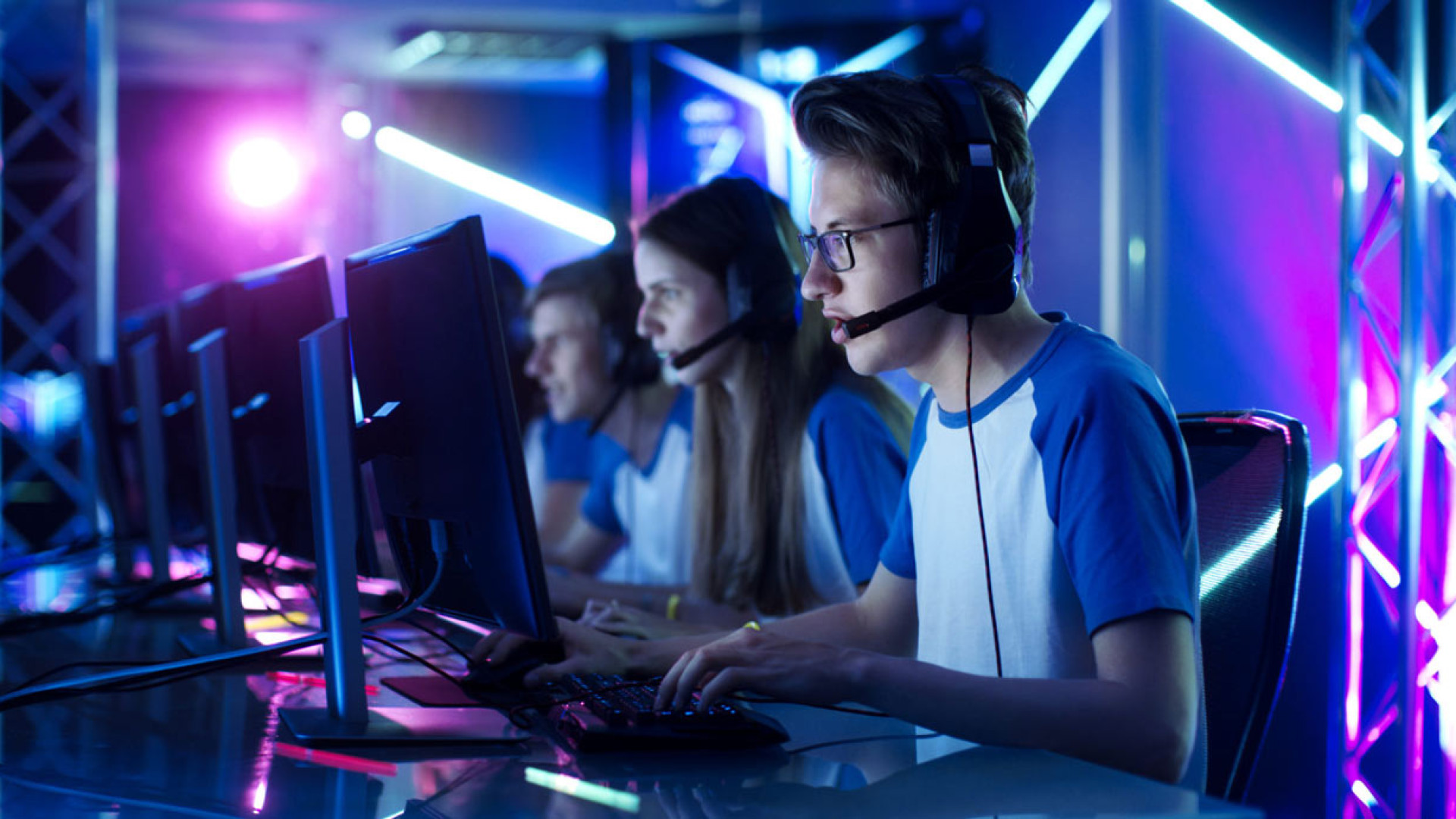 Esport, ripartono oggi in Italia i campionati di Rainbow Six e Rocket League