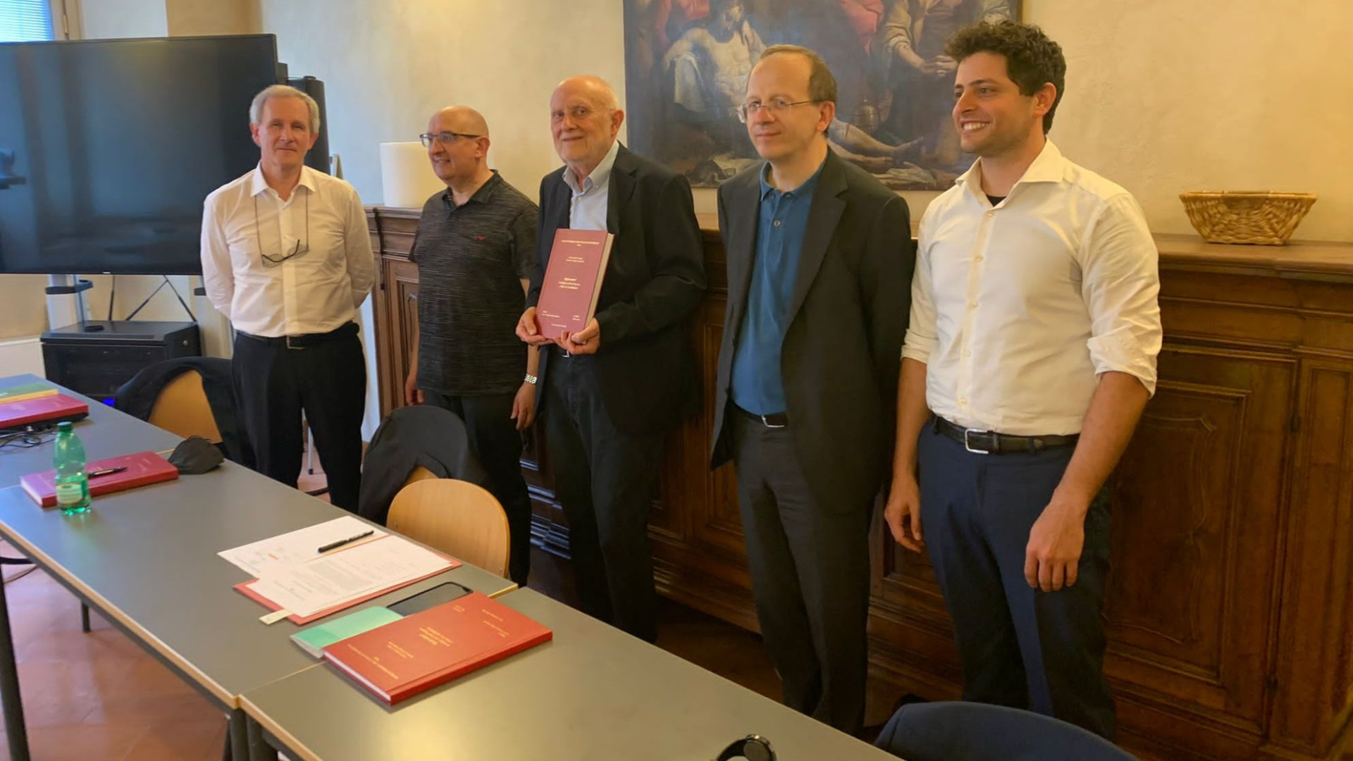 Rino Curtoni si laurea la seconda volta a 73 anni: lode in teologia per l'ex preside