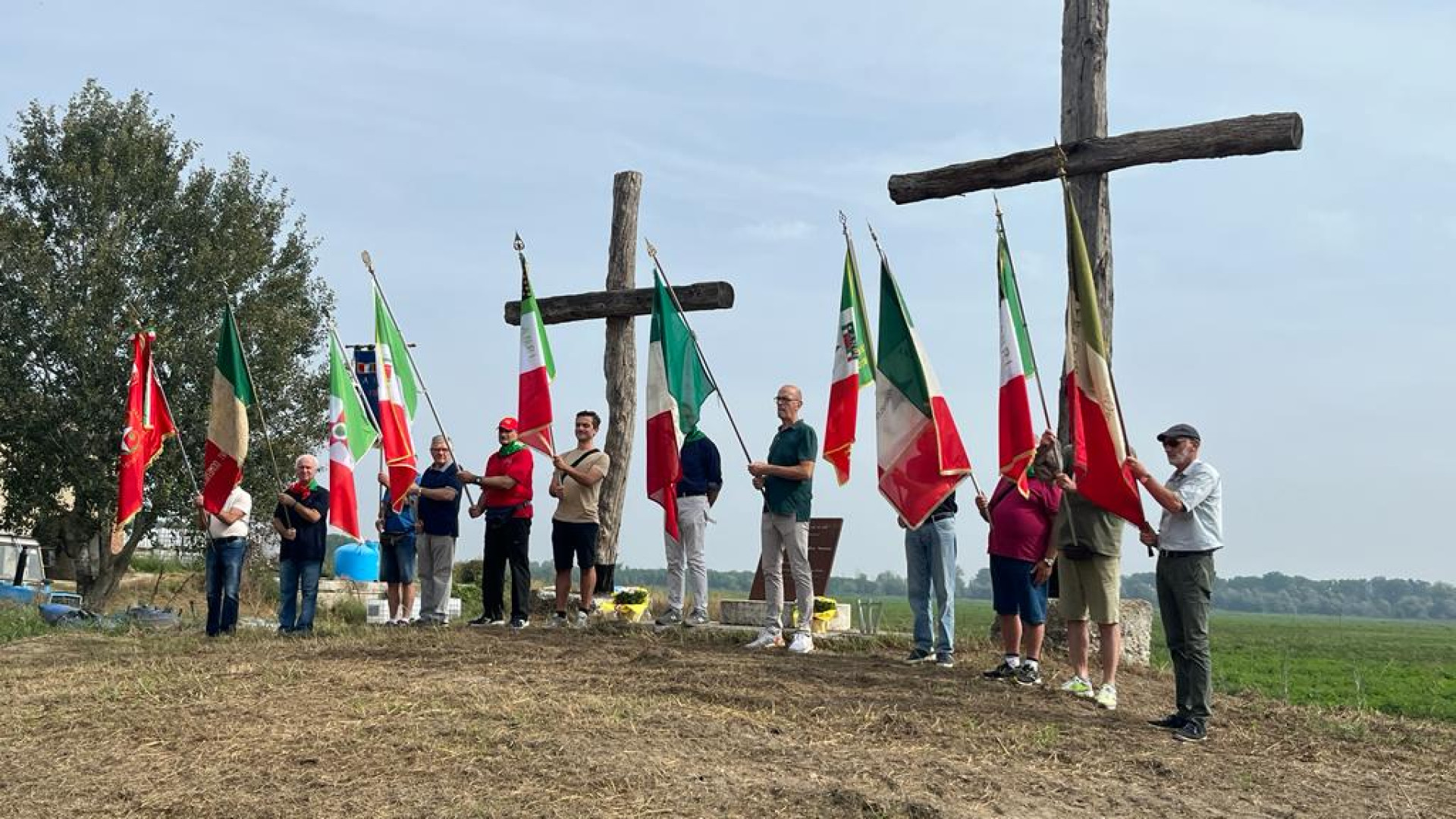 Sull’argine del Po il ricordo dell’Anpi: "Qui sangue e sacrificio per la Resistenza"