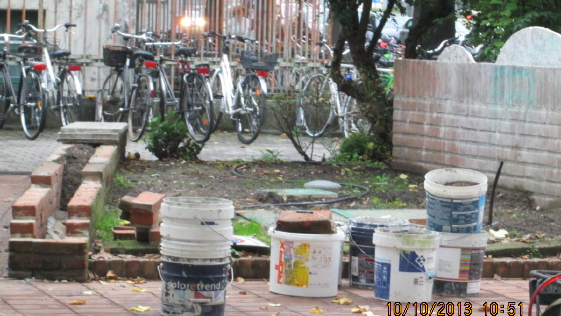 Ancora vandali al giardinetto, gli amici del Facsal: “Servono telecamere”