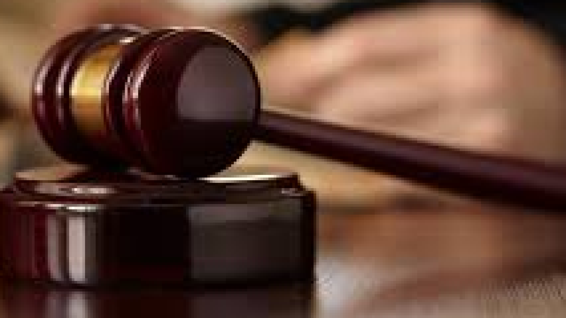 "Attenzioni morbose verso le studentesse": prof condannato a 22 mesi