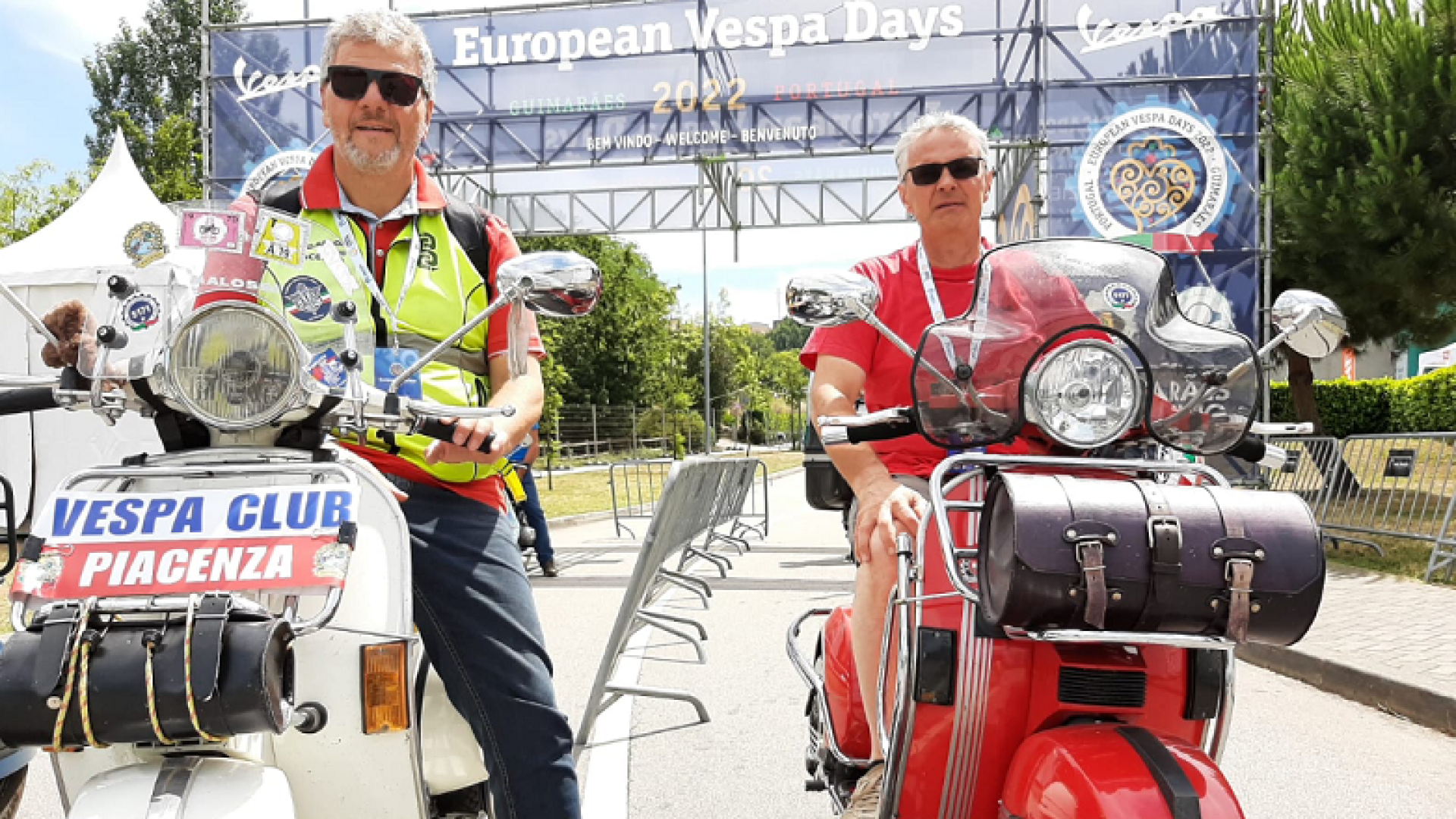 In Vespa per 4.500 chilometri da Piacenza al Portogallo: l'impresa di due piacentini