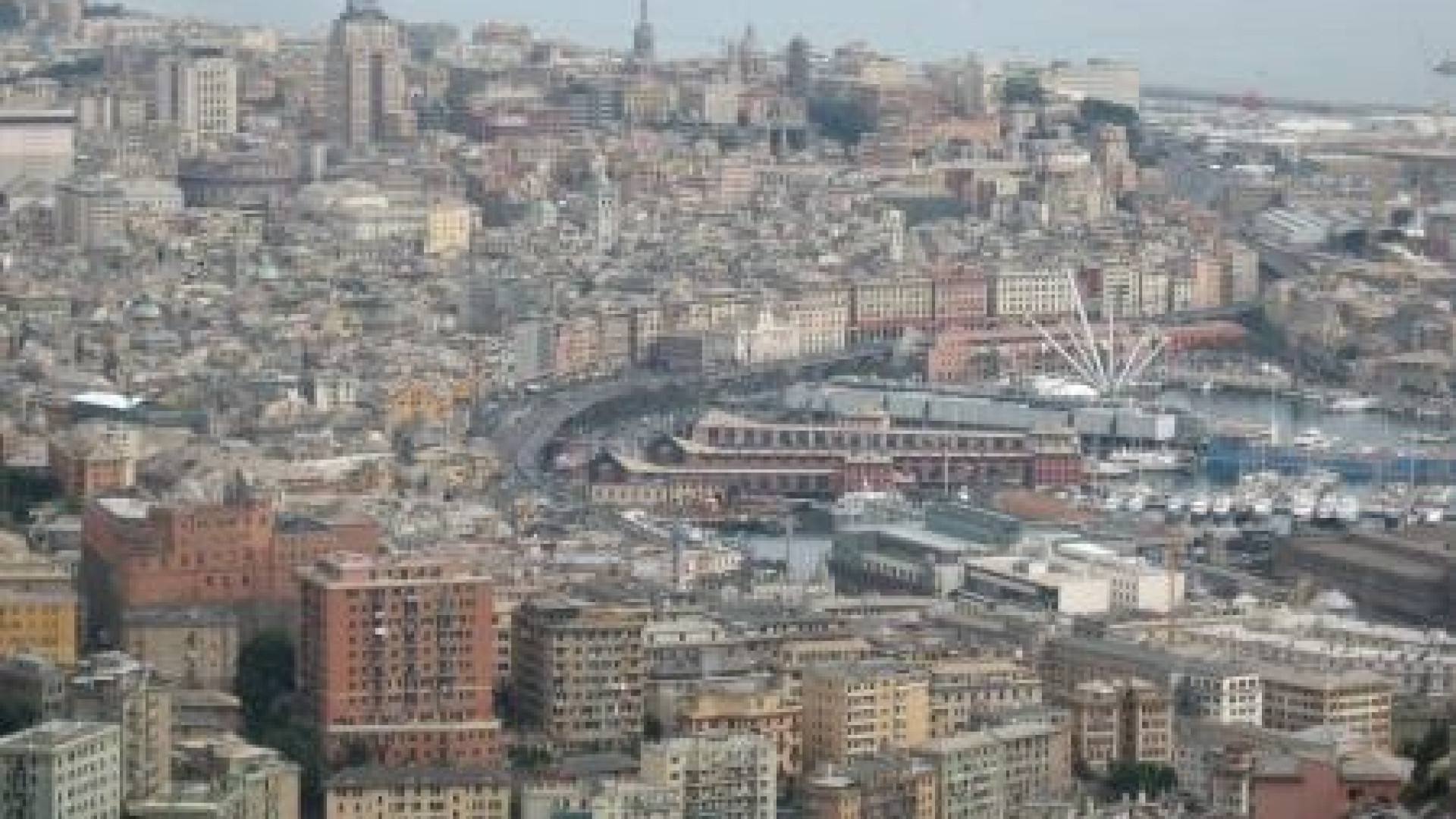 Vivono nella case popolari con due appartamenti di lusso. Indagati per truffa