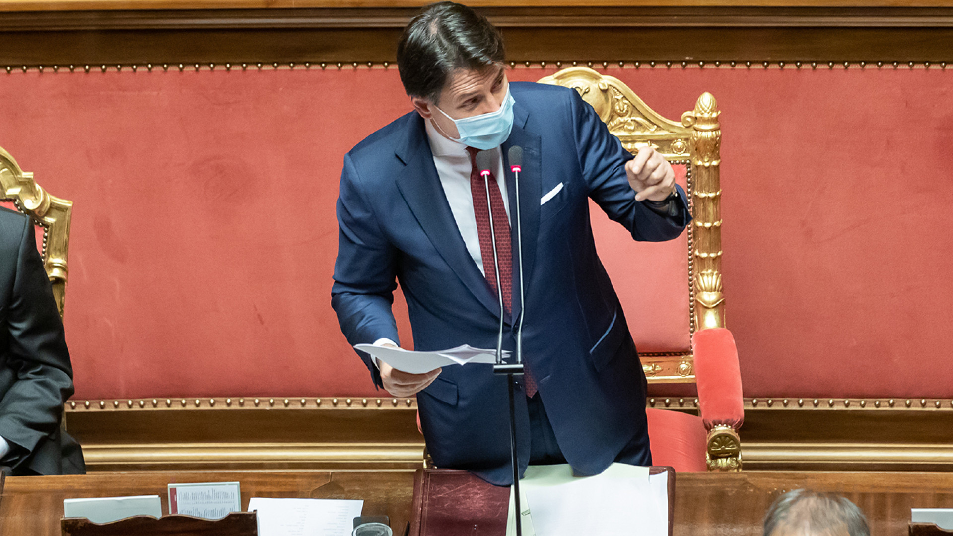 "Misure restrittive per le festività. Vaccino anti-Covid da metà gennaio"