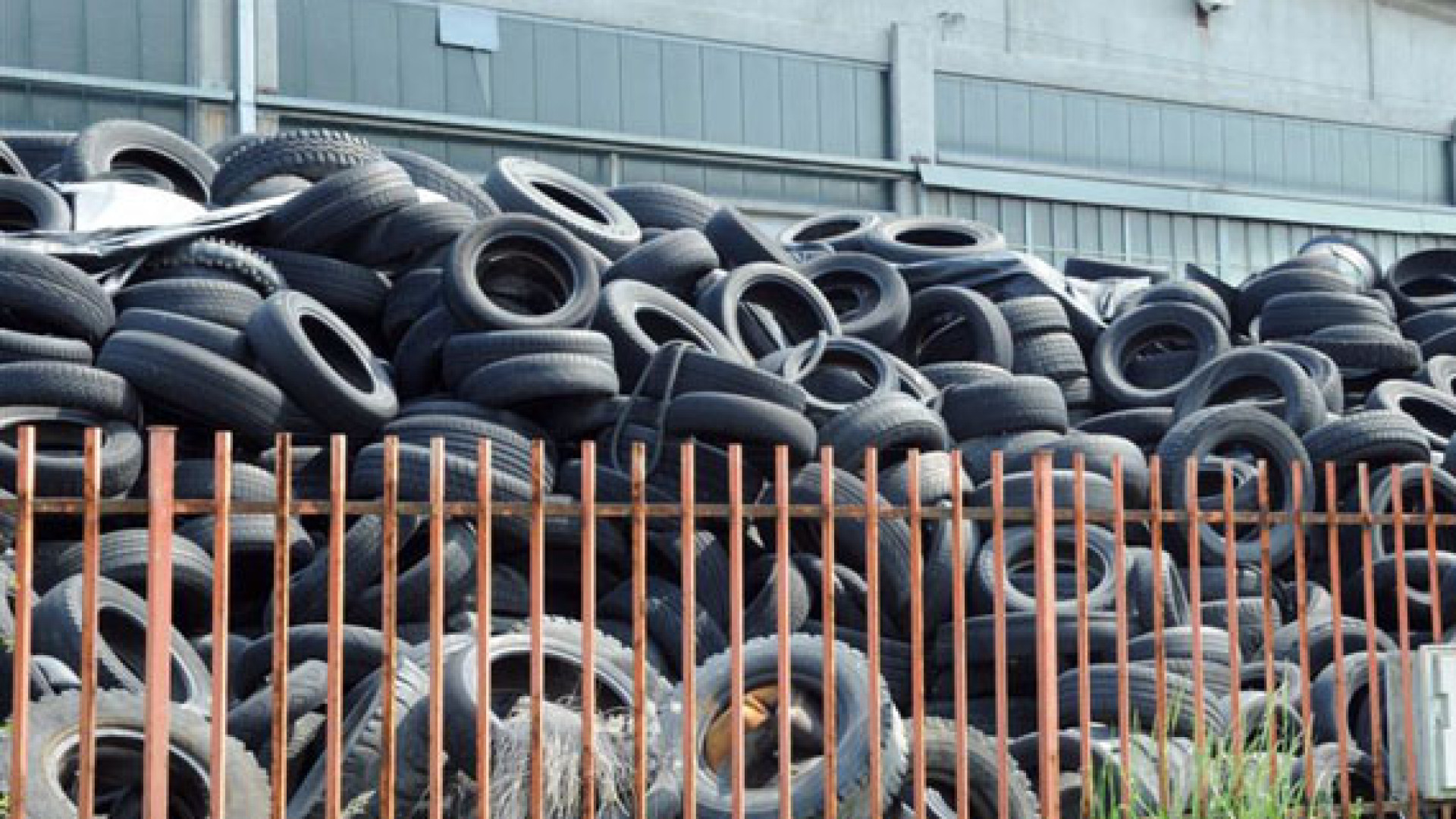 Fiorenzuola: ultimato il recupero di 300mila pneumatici abusivi