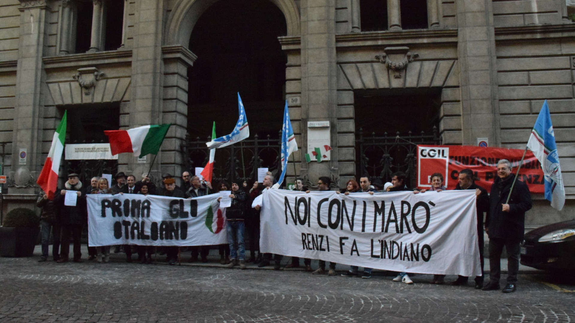 Fratelli d'Italia, manifestazione pro-marò: "Renzi non faccia l'indiano"