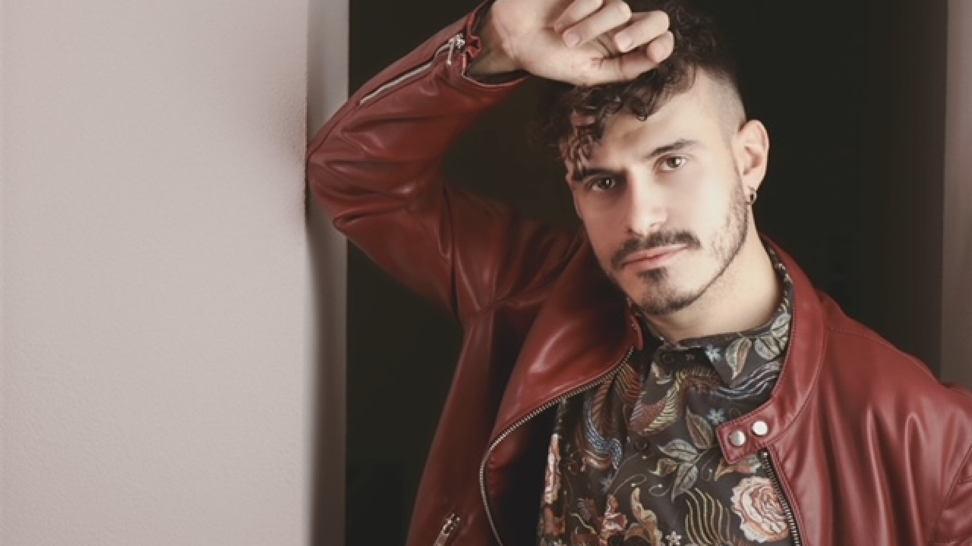 “Preciso”: Simone Scrivani cerca comparse virtuali "resistenti" per il video