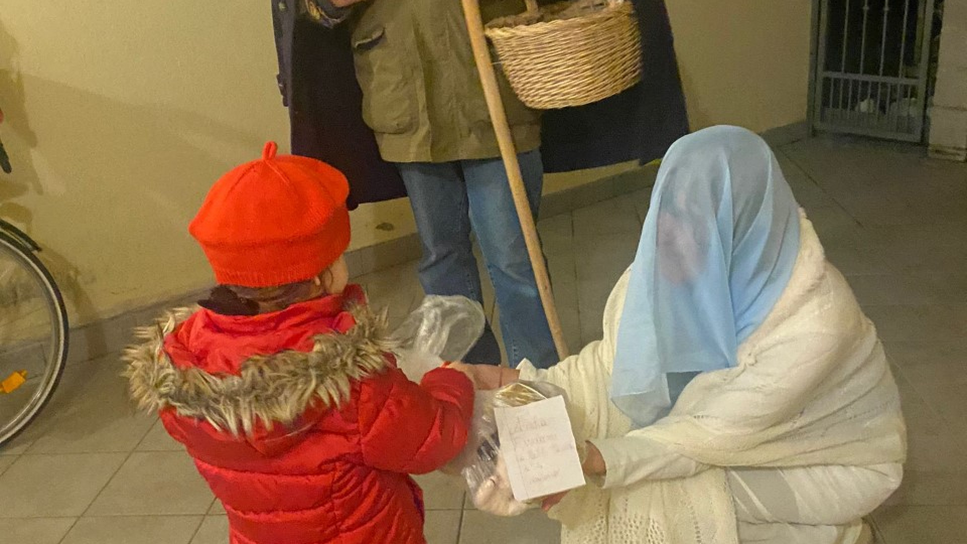Santa Lucia bussa alla porta: emozione per 50 famiglie di Gragnano