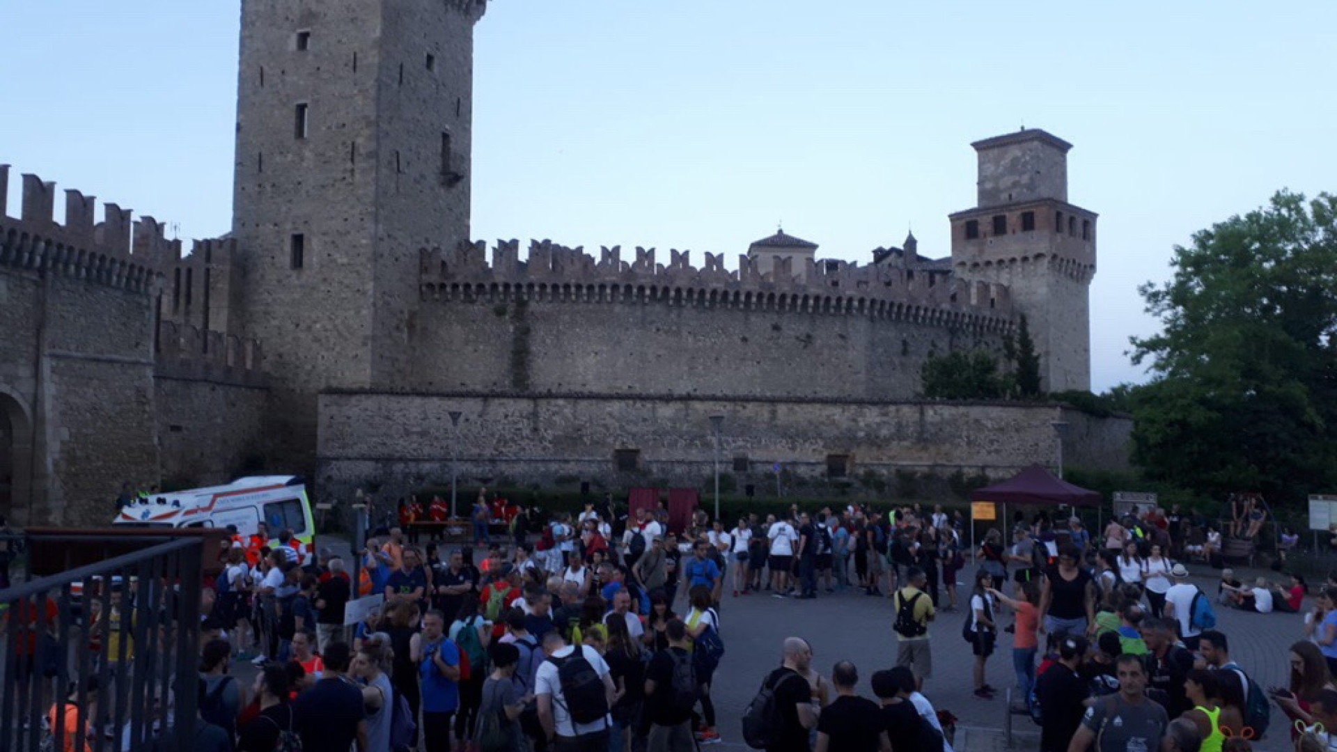 Al chiaro di luna sui sentieri dei briganti. Successo per la nona edizione della camminata notturna