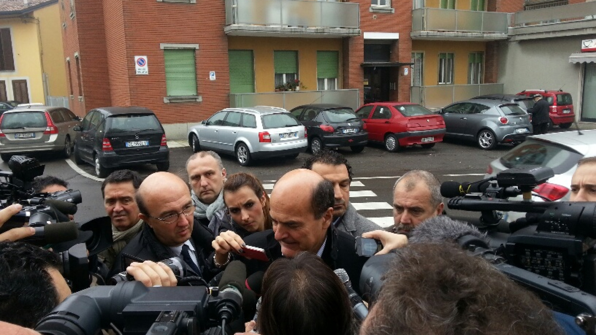 Primarie, Bersani al voto: "Orecchie a terra"Polenta e merluzzo a pranzo