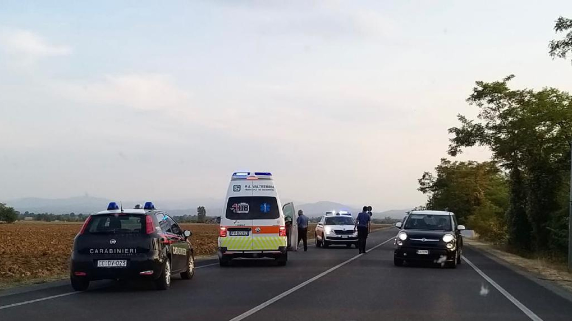 Investito da un'auto lungo la Statale 45 a Quarto: ciclista finisce in pronto soccorso