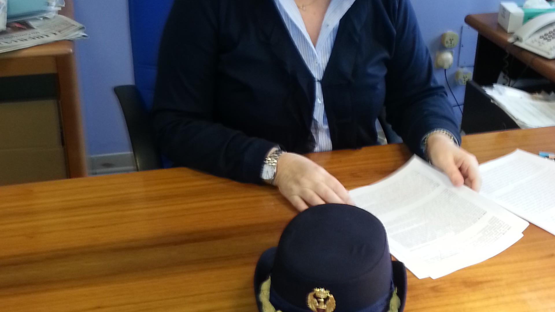 Tentava di vendere anelli in finto oro, denunciata 49enne nomade