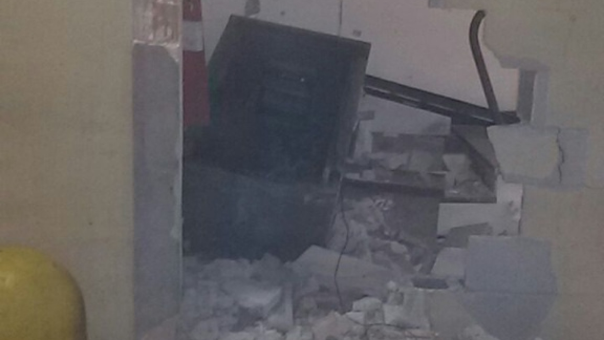 Esplode la cassa del supermercato, colpo sulla via Emilia a San Nicolò