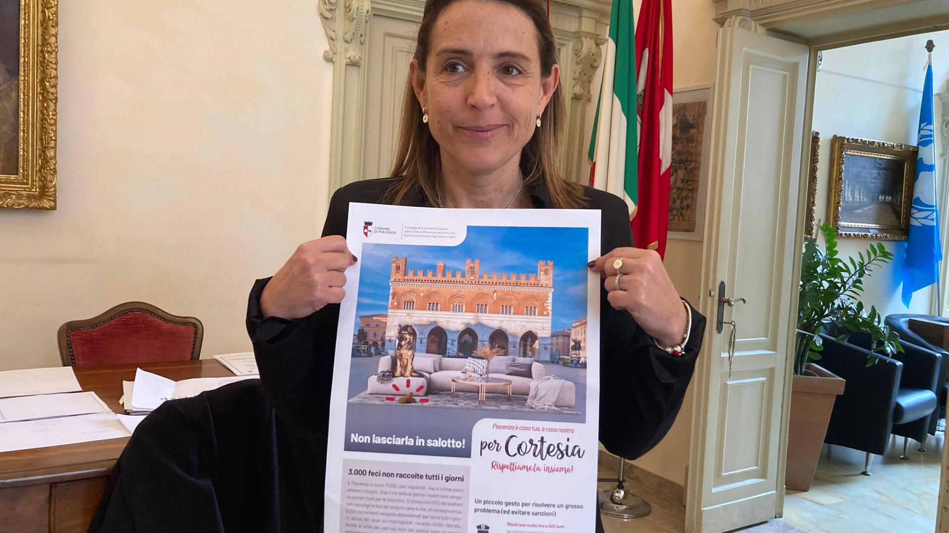 "Centro storico invaso dalle deiezioni di cani". Giro di vite con controlli e manifesti