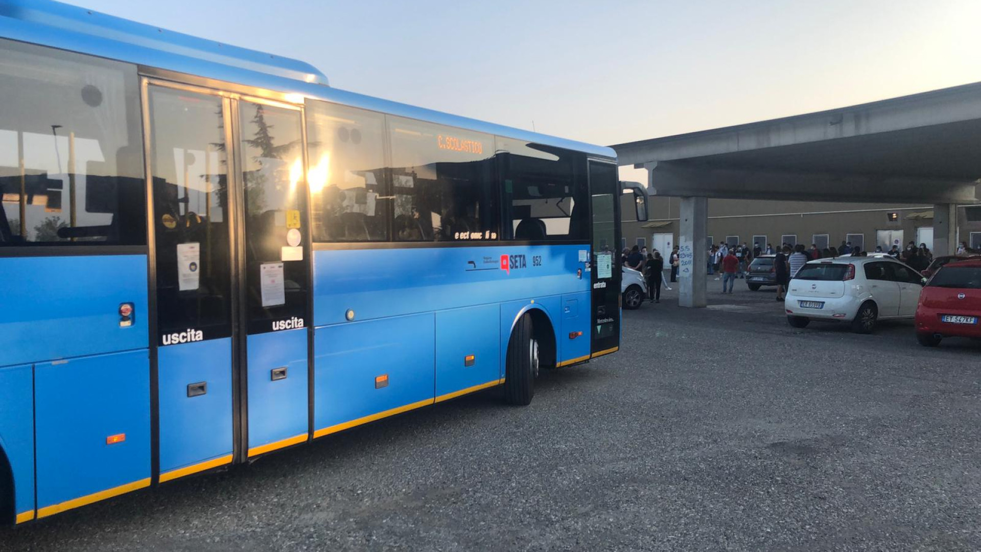 Trasporto locale, da domani niente green pass e capienza al 100%. Rimane obbligo Ffp2