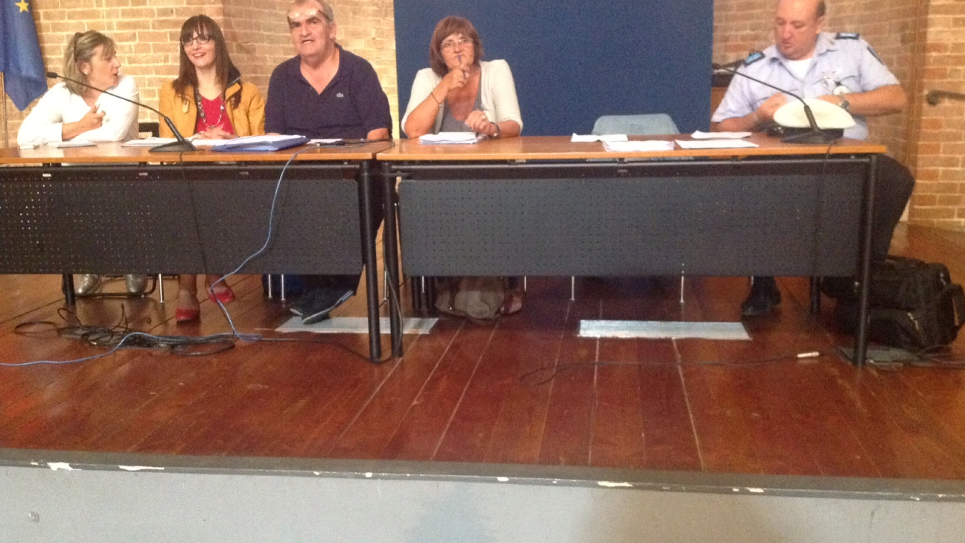 Toni accesi all'assemblea dei dipendenti comunali. La trattativa riprende il 30