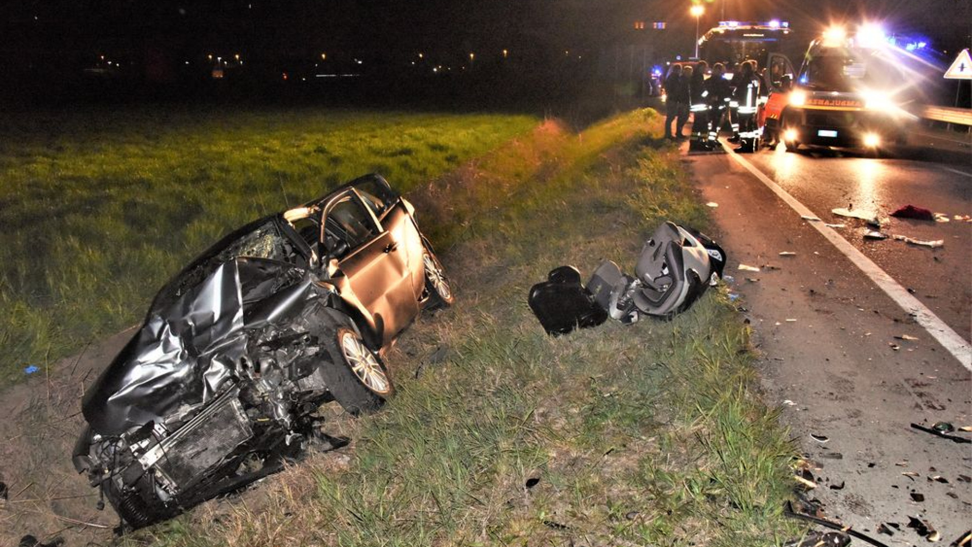 Prognosi riservata per mamma e due bambine coinvolte nello scontro fra tre auto