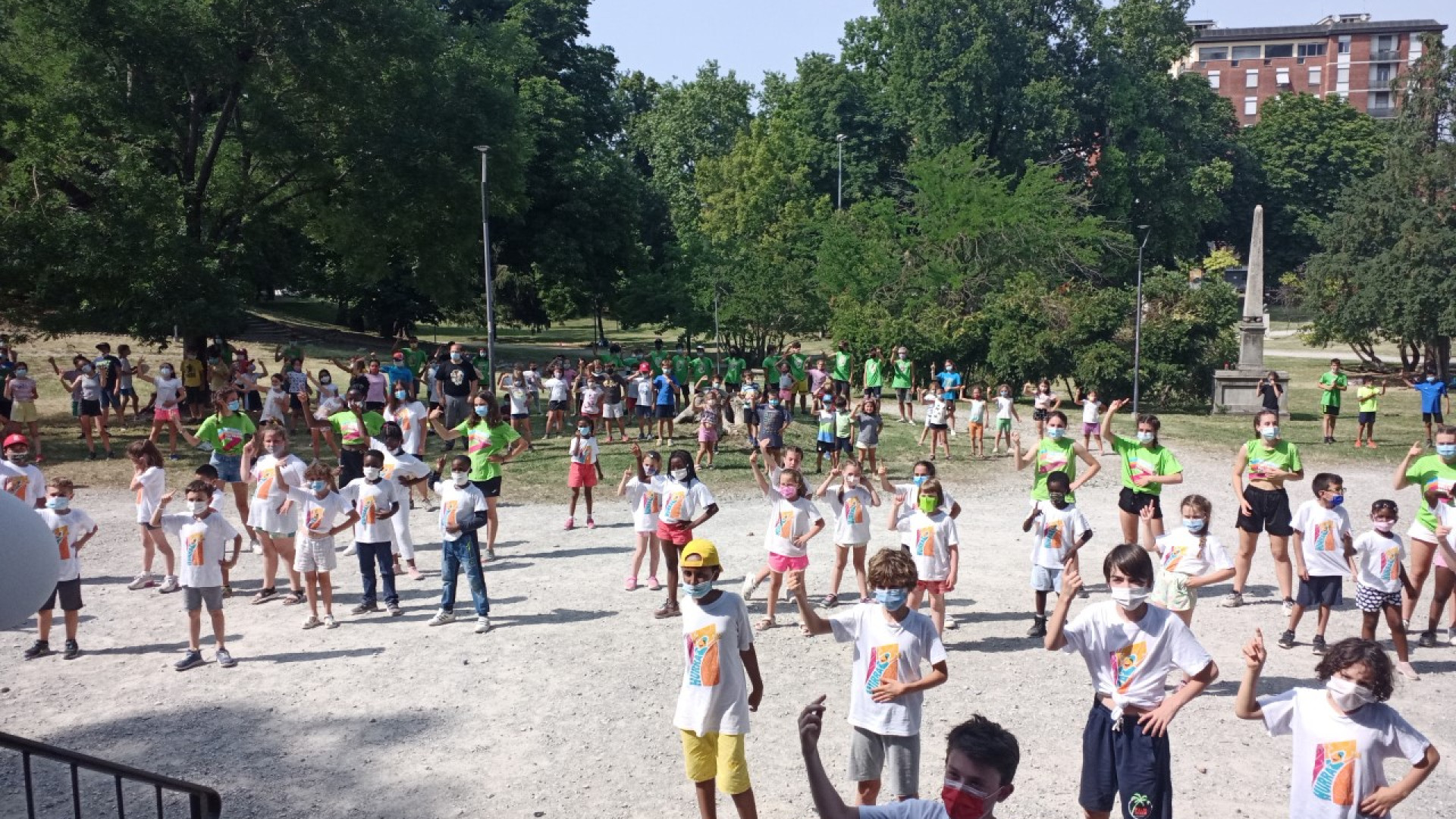 Balli e giochi gruppo: grande festa ai Giardini Margherita con il grest di San Savino