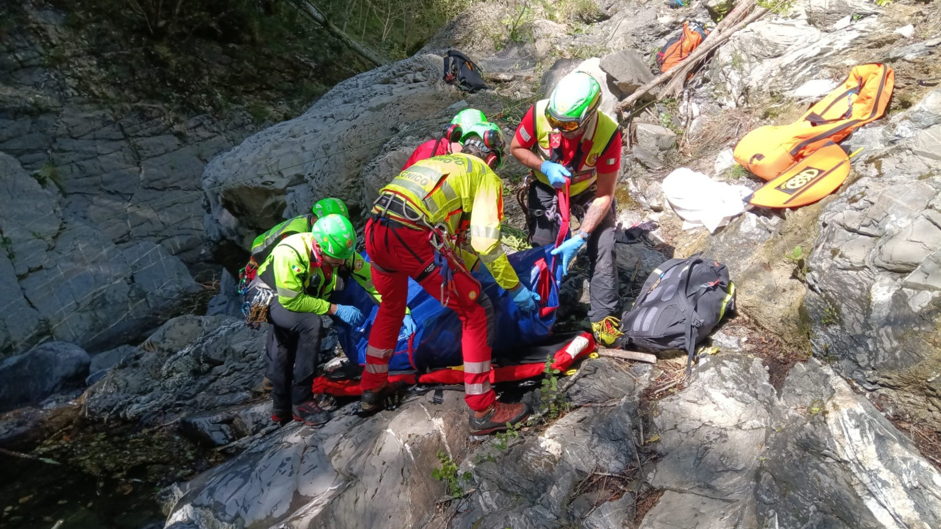 Trovata morta in un canalone la fungaiola dispersa da ieri nei boschi di Ottone