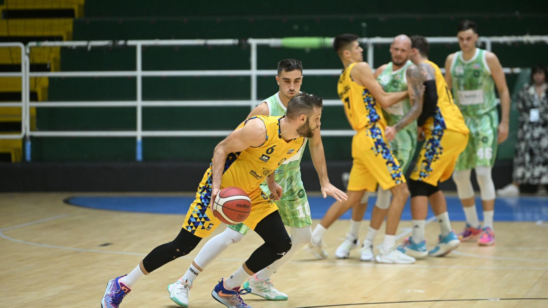 Basket, serie B: belli e spavaldi ma non basta. I Bees vanno ko a Legnano