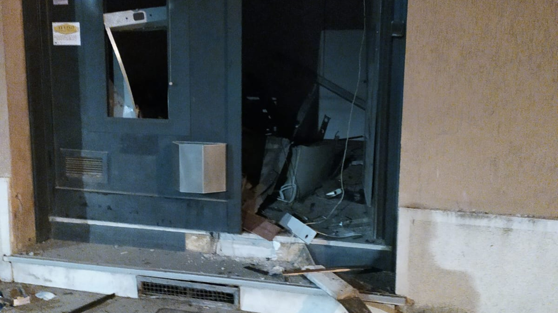 Trevozzo, bancomat fatto esplodere nella notte. Il boato sveglia i residenti
