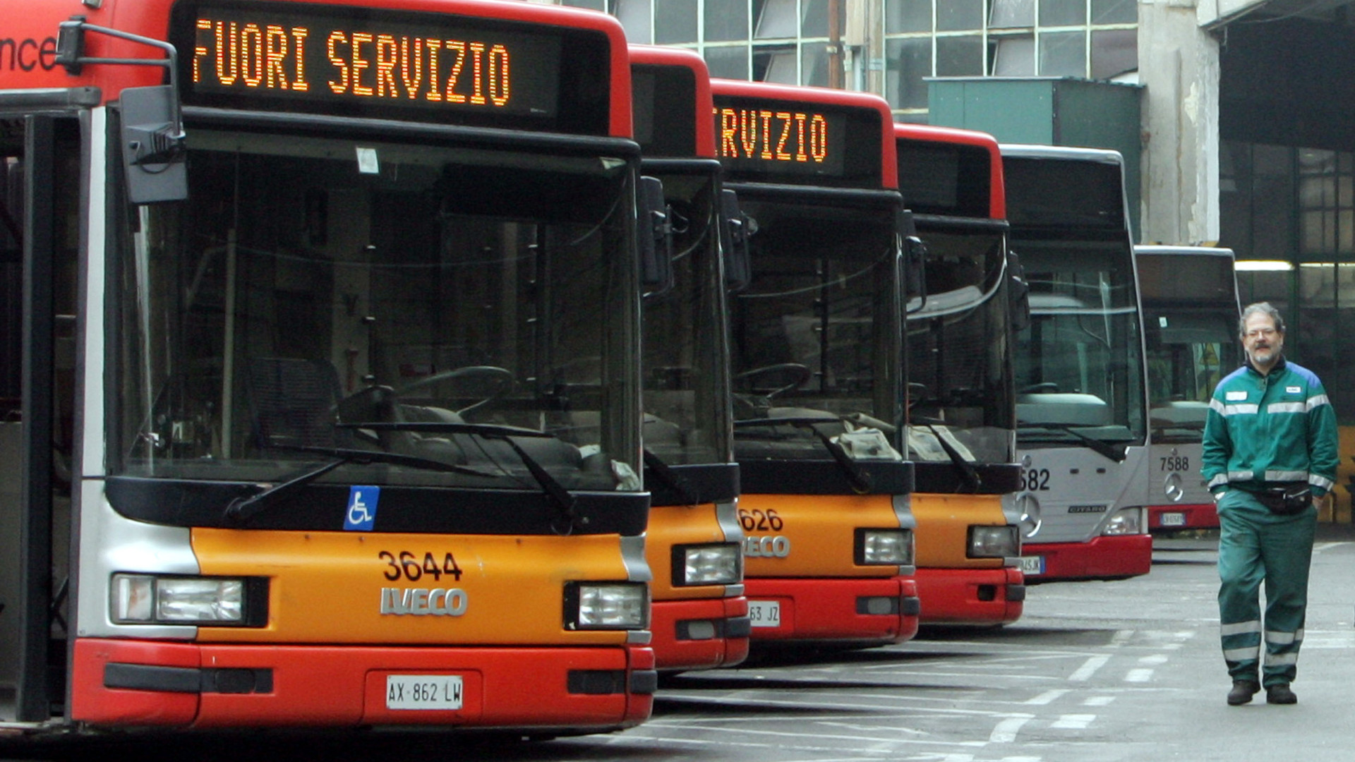 Trasporto pubblico, confermato lo sciopero del 22 marzo: treni e bus a rischio