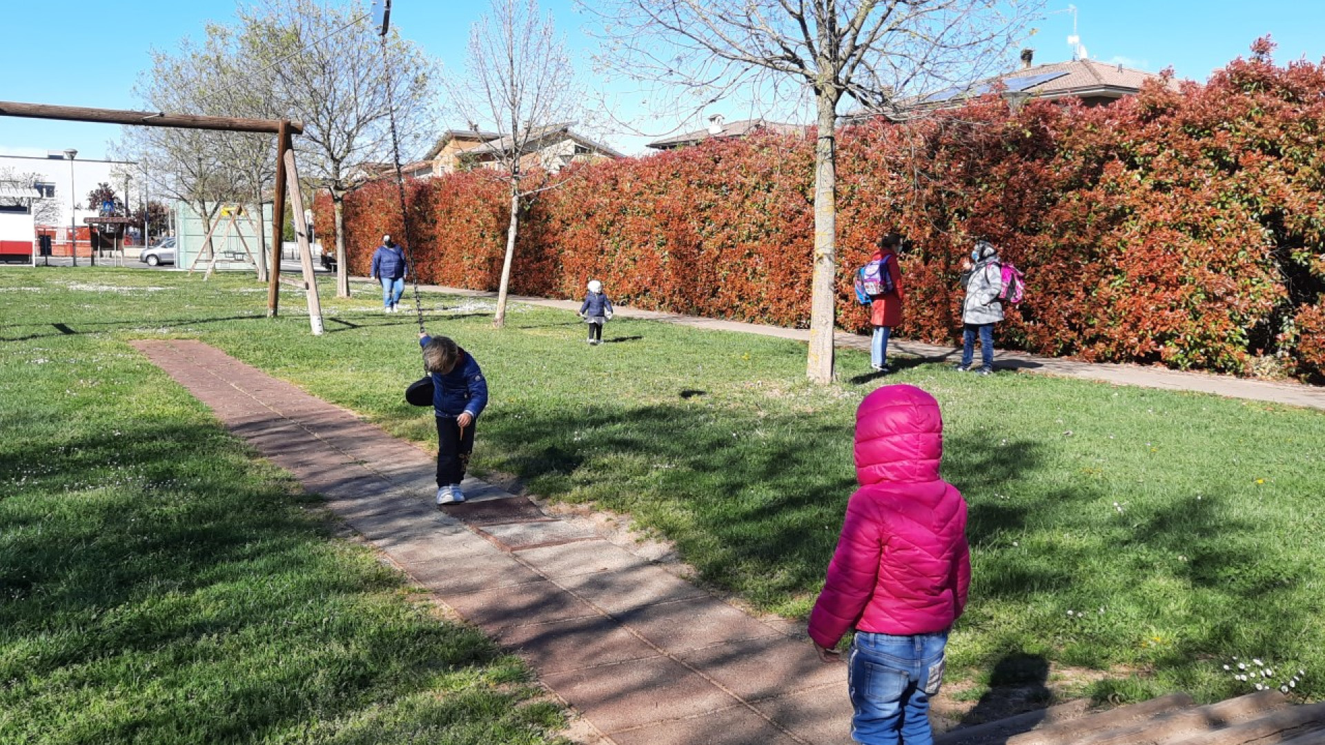 Podenzano, revocata la chiusura dei parchi: i bimbi tornano a giocare