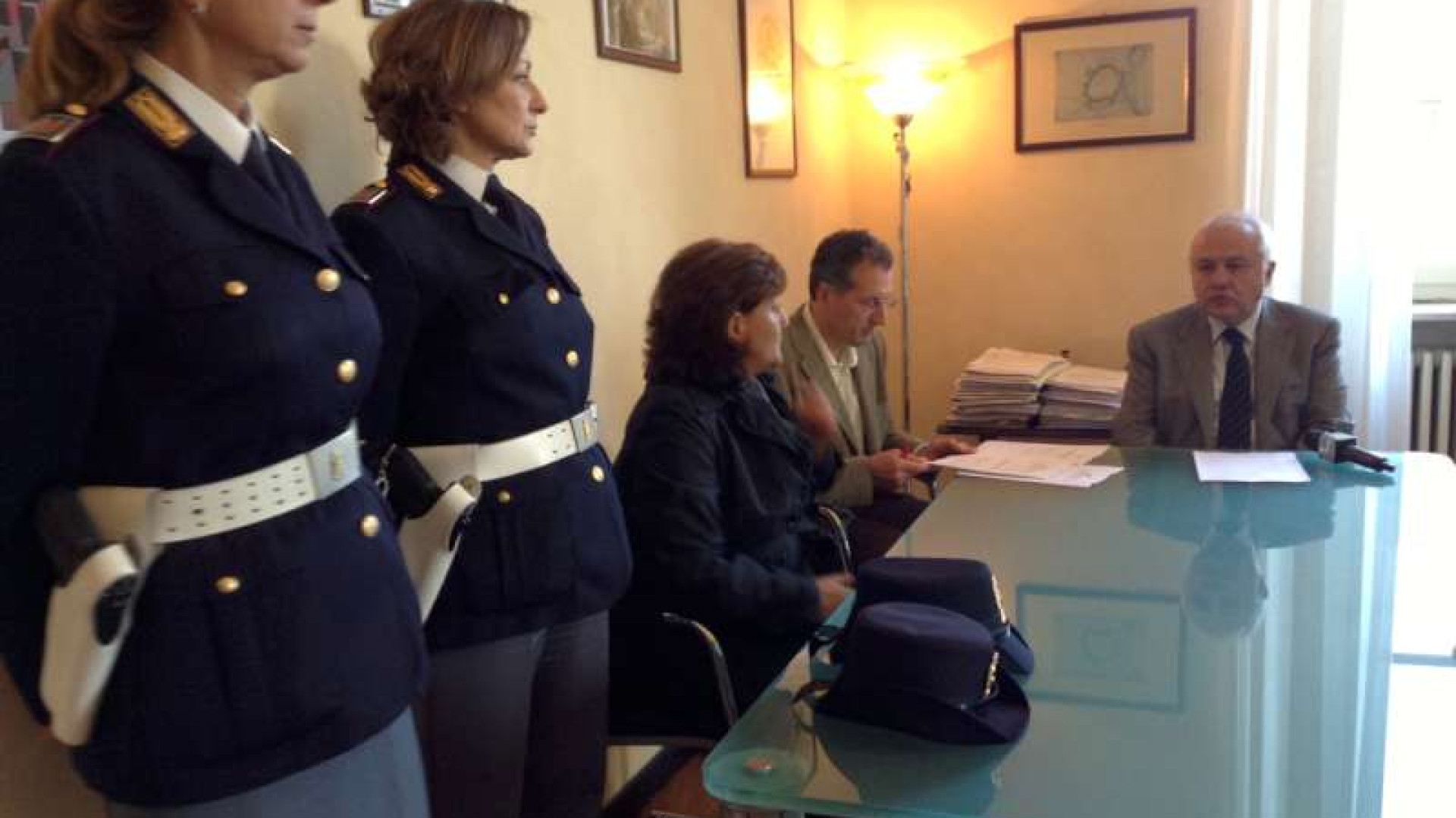 Traffico di sostanze anabolizzanti con la Romania, poliziotto arrestato