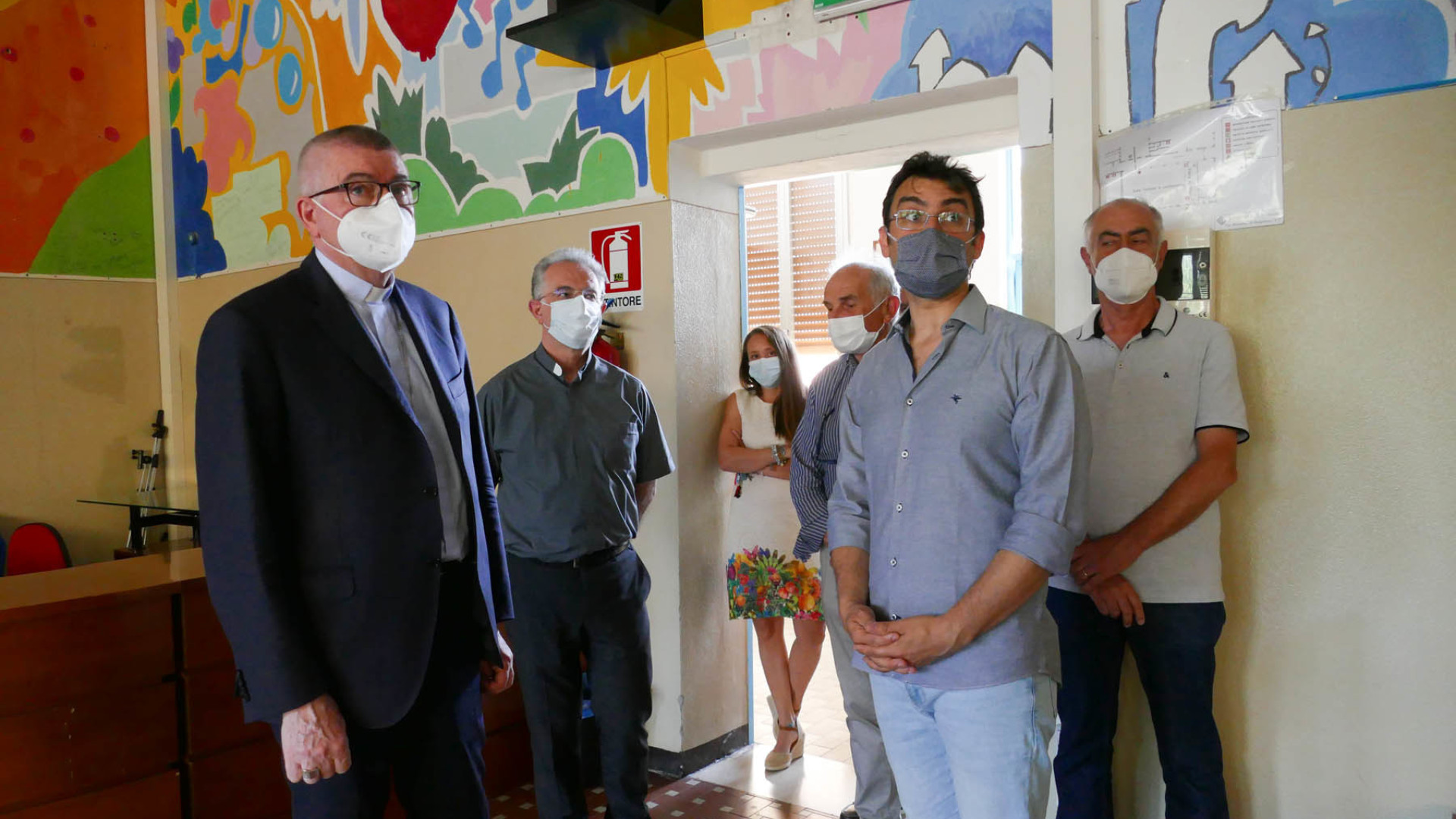 "Ciao, sono don Adriano". Il vescovo in visita ai ragazzi di don Orione a Borgonovo