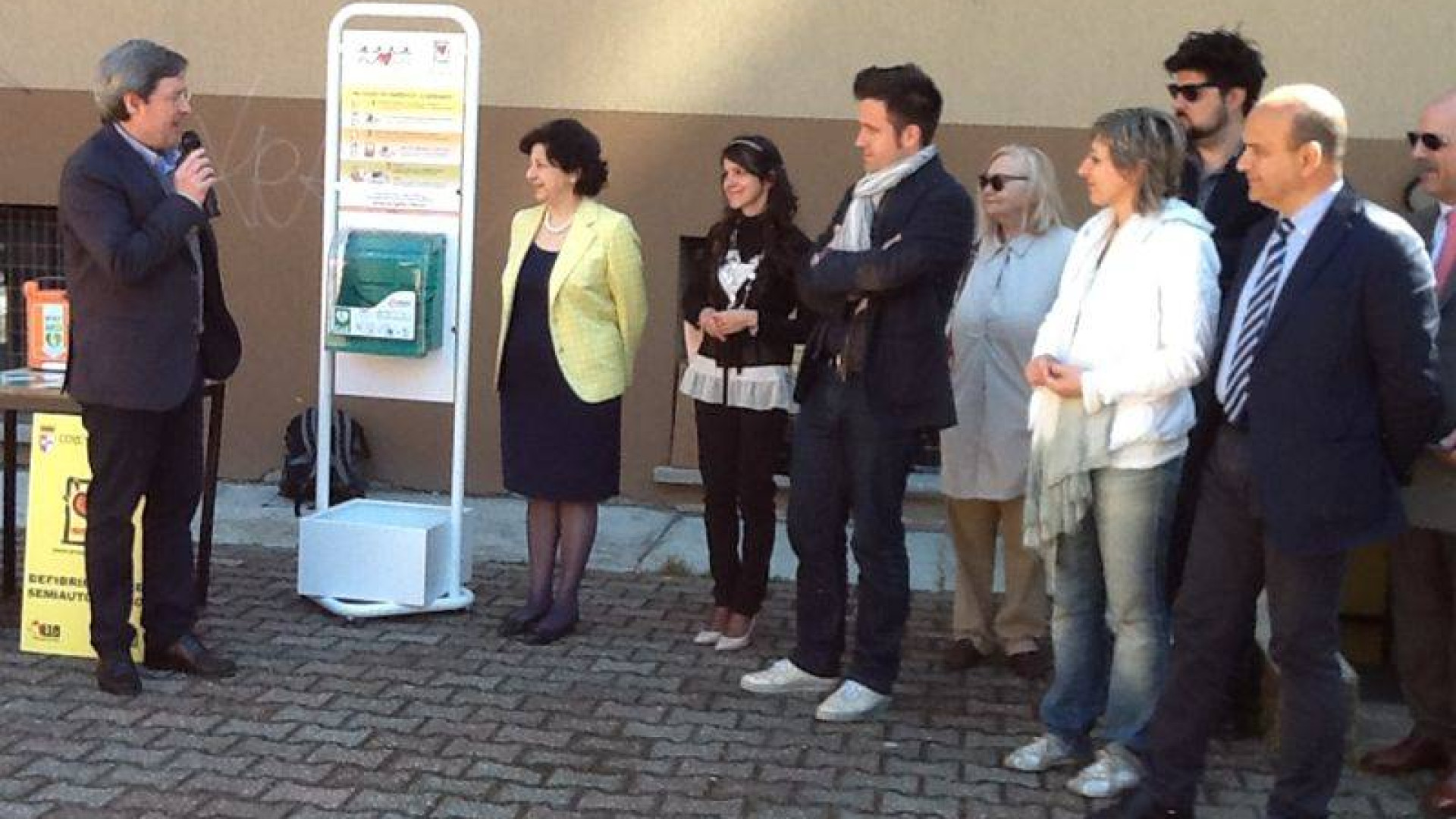 Nordmeccanica dona un defibrillatore alla scuola "Pezzani"
