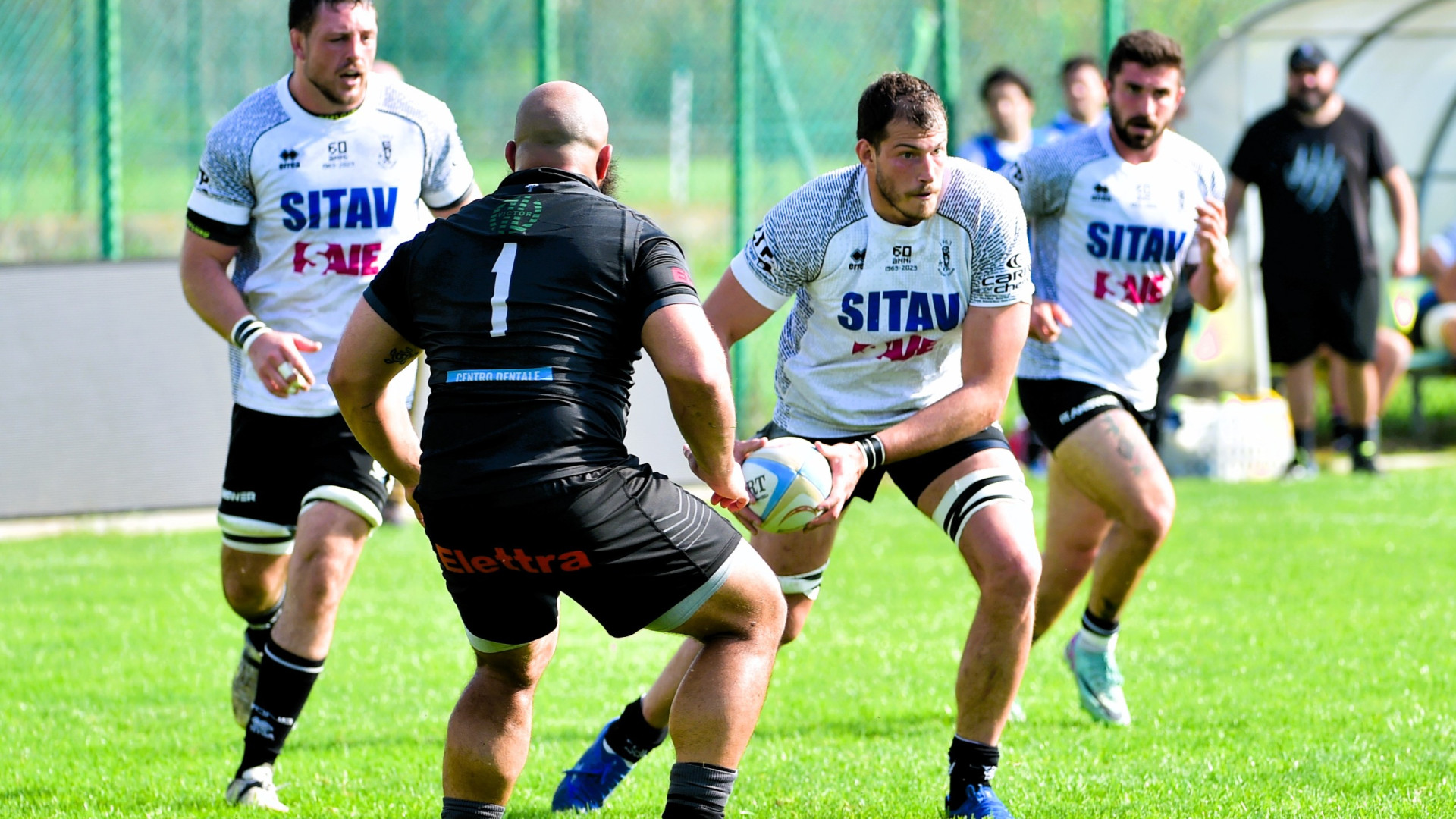 Rugby, i Lyons ci credono ma il Petrarca ha la meglio al "Geremia" per 34-19