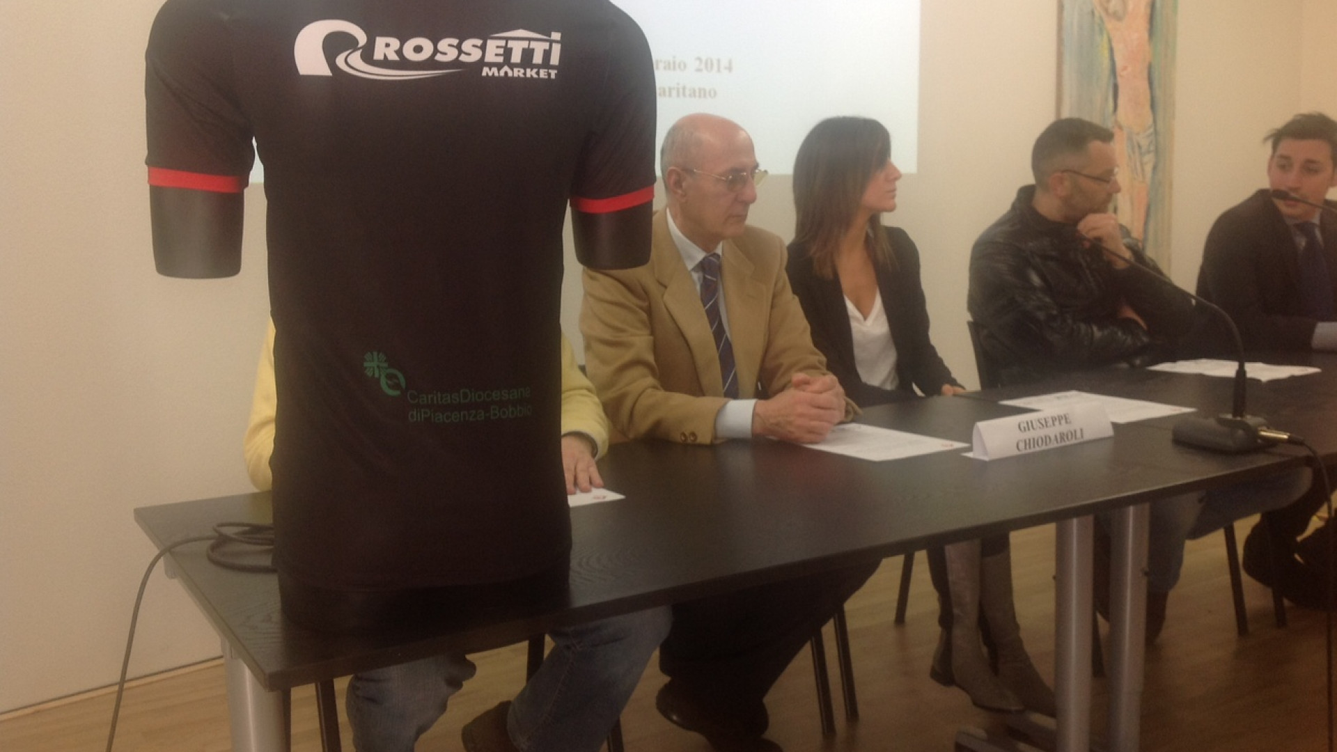 Piacenza Calcio e Caritas, connubio di solidarietà. La maglia disegnata dai tifosi