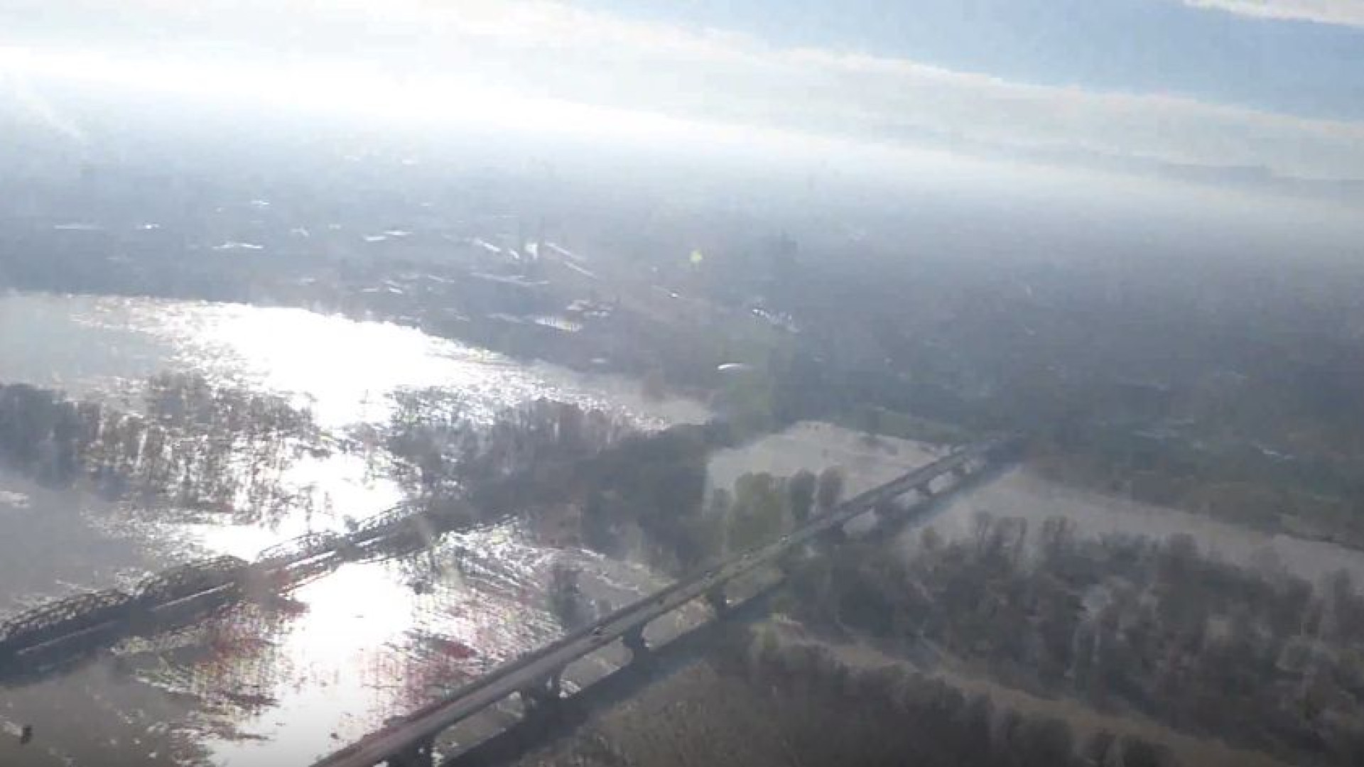 Il Grande Fiume in piena visto dall'elicottero. IL VIDEO
