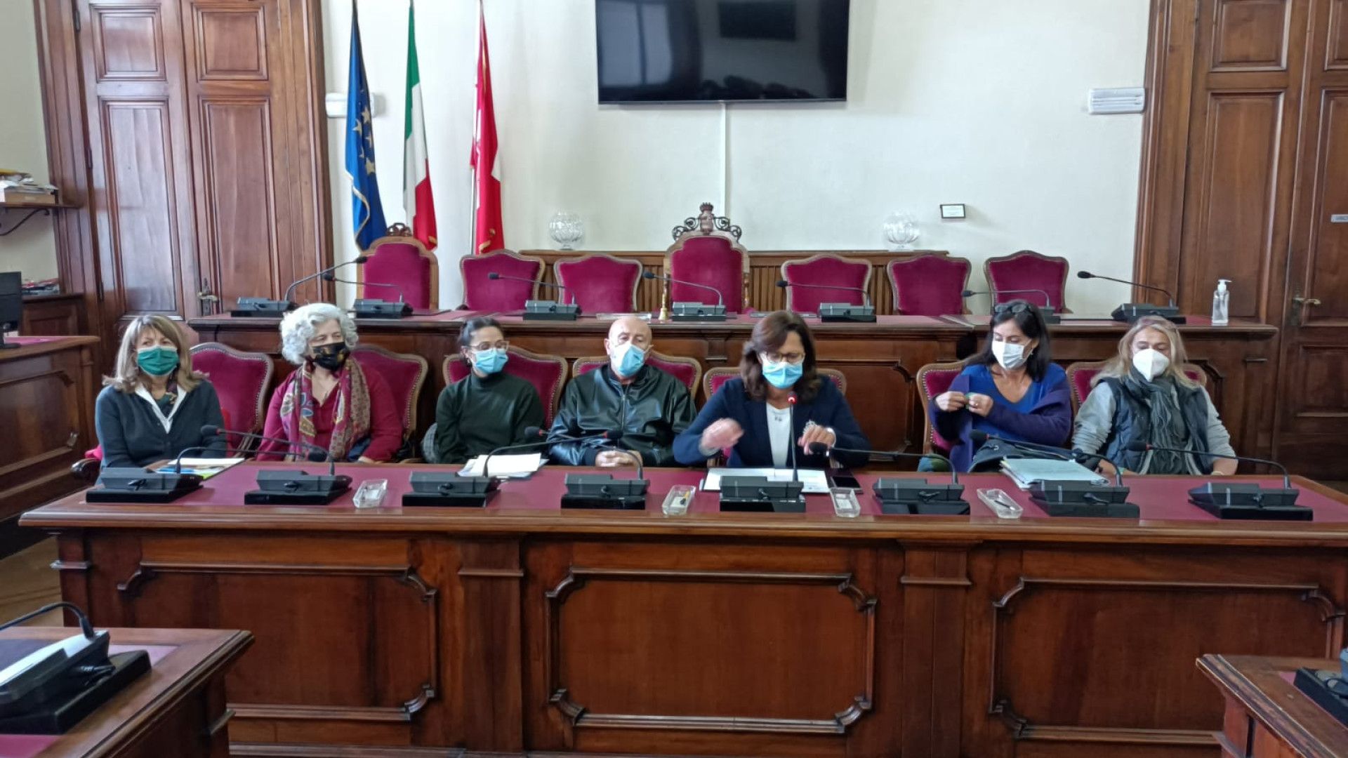 Vicinato solidale: cinque alloggi per studenti fuori sede che aiutano gli anziani