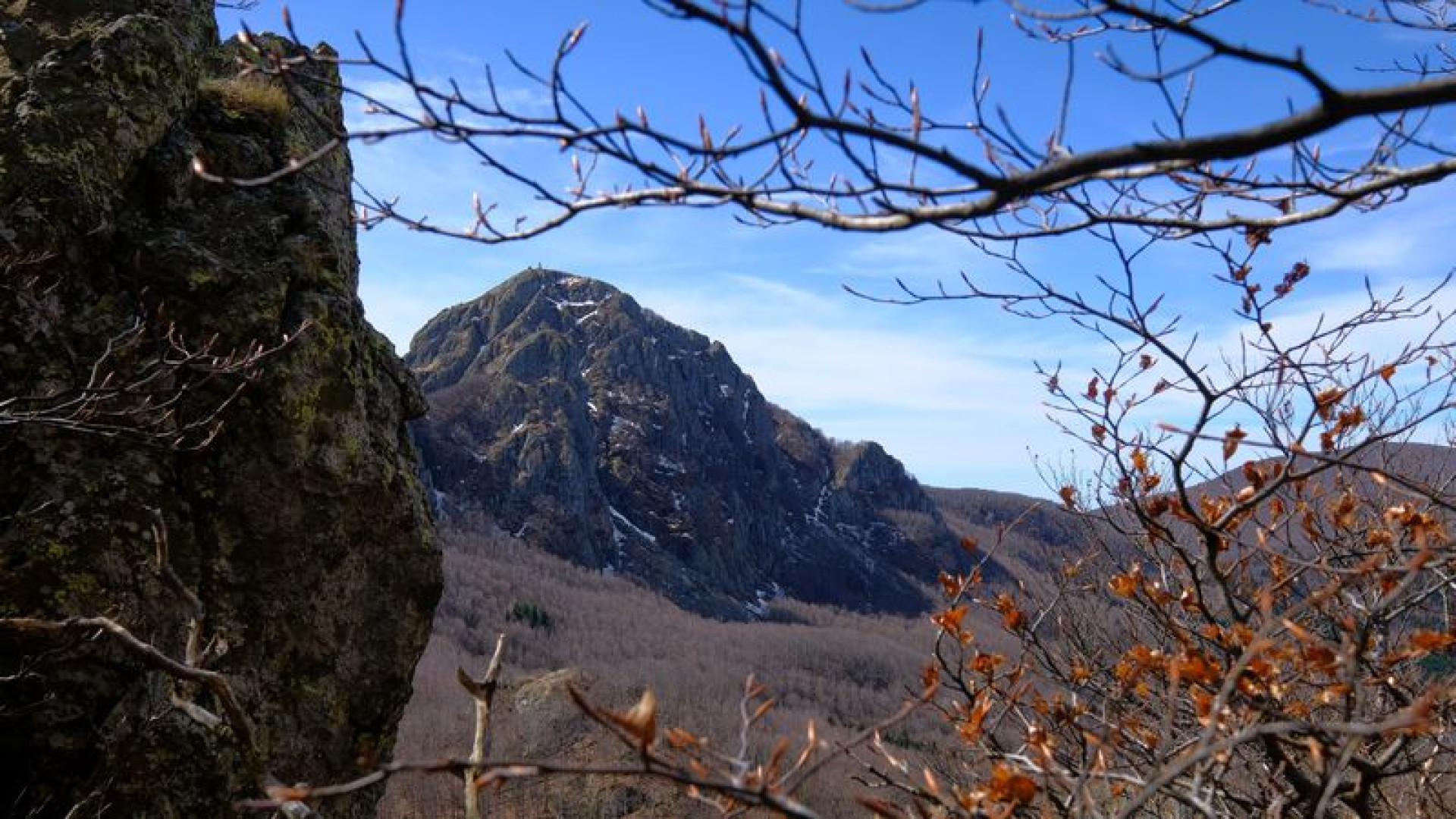 Nell'ultima puntata di "Sentieri piacentini" la vetta del monte Penna