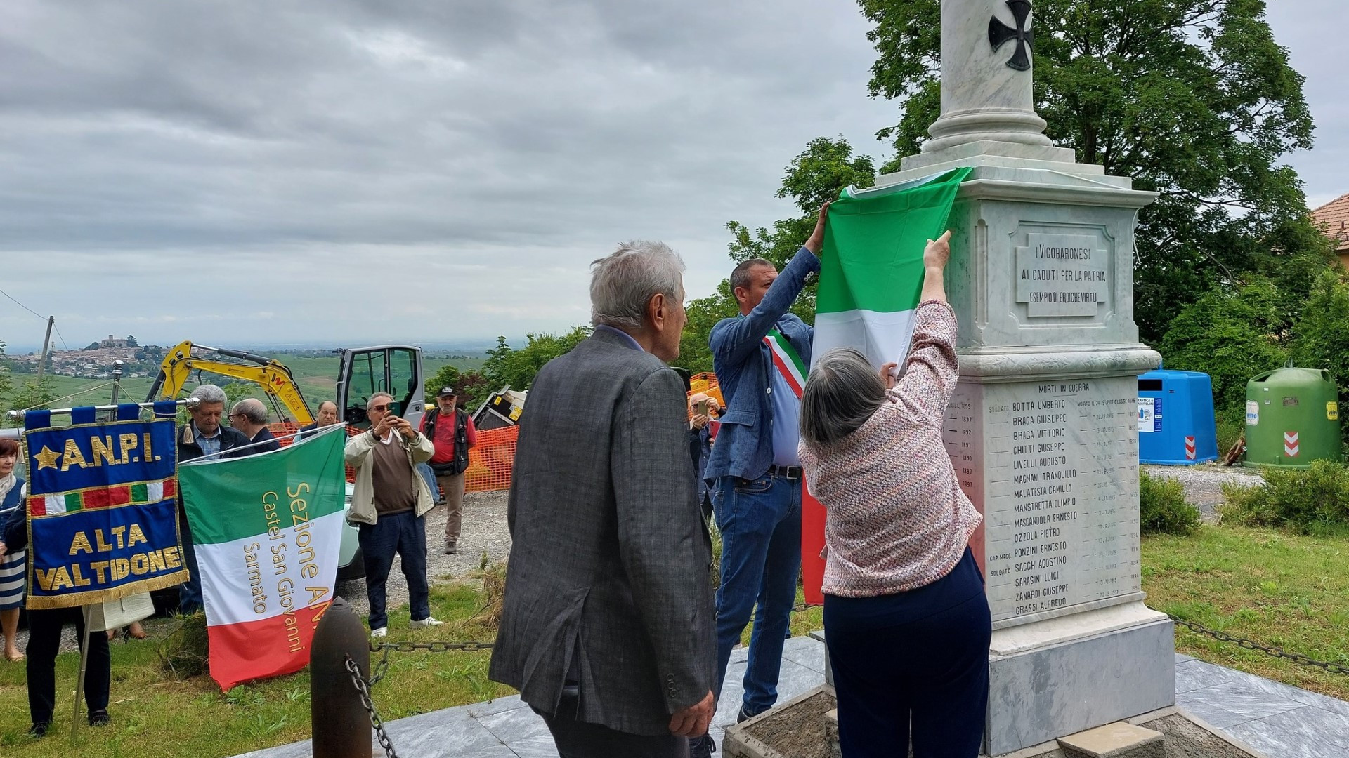 Vicobarone ricorda l'eroe partigiano Cesare Pozzi con una lapide