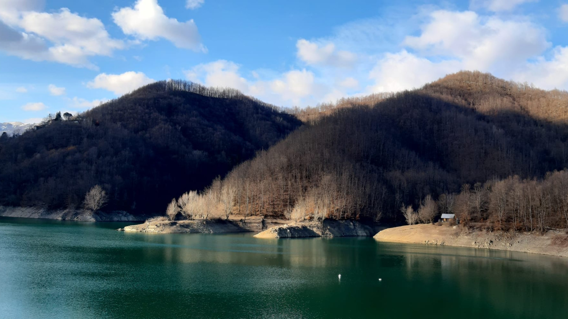 È già scontro sul Brugneto. Liguria: "Lago vuoto", ma per Piacenza è pieno