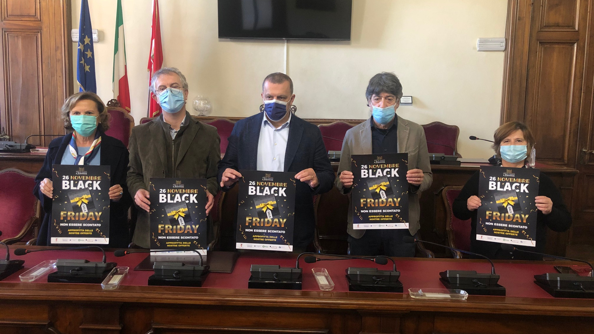 Venerdì il "Black Friday" anche nei negozi piacentini: sconti e prezzi ribassati